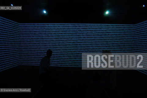 50¡ ESPOSIZIONE INTERNAZIONALE DARTE LA BIENNALE DI VENEZIA ISRAEL PAVILLION INSTALLATION OF THE ARTIST MICHAL ROVNER  © 2003 Graziano Arici/Rosebud2/GRAZIA NERI