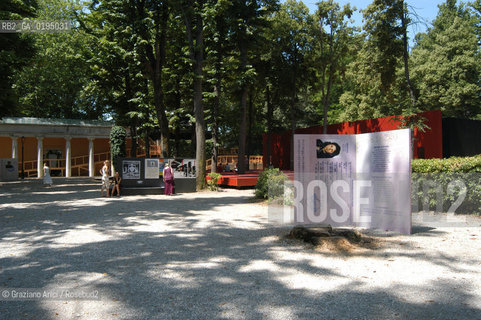 50¡ ESPOSIZIONE INTERNAZIONALE DARTE LA BIENNALE DI VENEZIA : GIARDINI - © 2003 Graziano Arici/Rosebud2