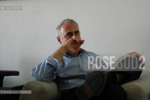 VENEZIA3/06/03 - IL DIRETTORE DEL SETTORE ARTI VISIVE DELLA BIENNALE DI VENEZIA FRANCESCO BONAMI ©Graziano Arici/Rosebud2