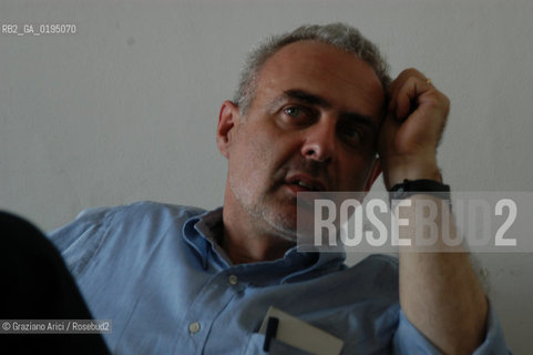 VENEZIA3/06/03 - IL DIRETTORE DEL SETTORE ARTI VISIVE DELLA BIENNALE DI VENEZIA FRANCESCO BONAMI ©Graziano Arici/Rosebud2