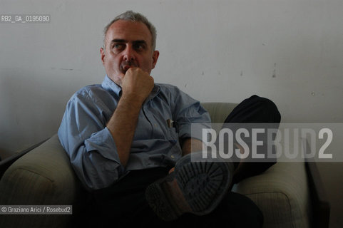 VENEZIA3/06/03 - IL DIRETTORE DEL SETTORE ARTI VISIVE DELLA BIENNALE DI VENEZIA FRANCESCO BONAMI ©Graziano Arici/Rosebud2
