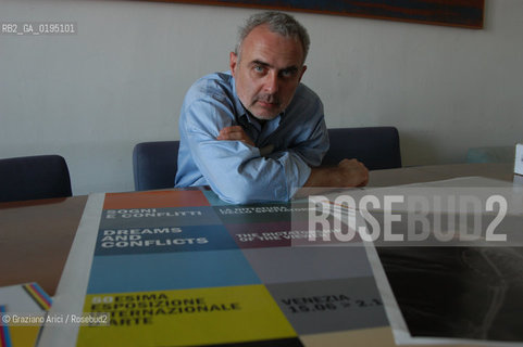 VENEZIA3/06/03 - IL DIRETTORE DEL SETTORE ARTI VISIVE DELLA BIENNALE DI VENEZIA FRANCESCO BONAMI ©Graziano Arici/Rosebud2