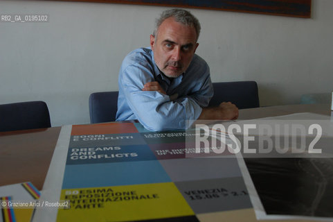 VENEZIA3/06/03 - IL DIRETTORE DEL SETTORE ARTI VISIVE DELLA BIENNALE DI VENEZIA FRANCESCO BONAMI ©Graziano Arici/Rosebud2