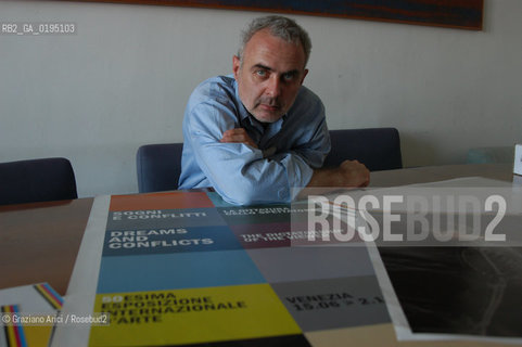 VENEZIA3/06/03 - IL DIRETTORE DEL SETTORE ARTI VISIVE DELLA BIENNALE DI VENEZIA FRANCESCO BONAMI ©Graziano Arici/Rosebud2