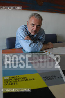 VENEZIA3/06/03 - IL DIRETTORE DEL SETTORE ARTI VISIVE DELLA BIENNALE DI VENEZIA FRANCESCO BONAMI ©Graziano Arici/Rosebud2