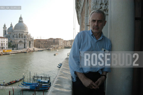 VENEZIA3/06/03 - IL DIRETTORE DEL SETTORE ARTI VISIVE DELLA BIENNALE DI VENEZIA FRANCESCO BONAMI ©Graziano Arici/Rosebud2