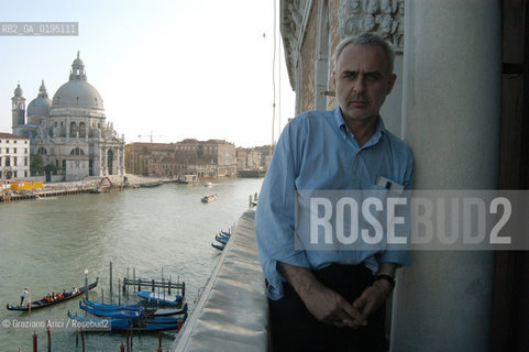 VENEZIA3/06/03 - IL DIRETTORE DEL SETTORE ARTI VISIVE DELLA BIENNALE DI VENEZIA FRANCESCO BONAMI ©Graziano Arici/Rosebud2
