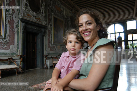 VENEZIA LARCHITETTO JANE DA MOSTO NELLA SUA CASA © 2003 Graziano Arici/Rosebud2 VENICE IN PERIL FOUND
