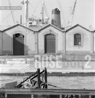 S.MARTA - PORTO - VENEZIA -   © 1984  Graziano Arici/Rosebud2 / NAVE ARCHEOLOGIA INDUSTRIALE
