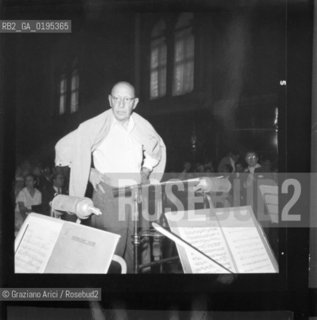 IL COMPOSITORE IGOR STRAVINSKIJ DURANTE LE PROVE DI UN CONCERTO NELLA BASILICA DI SAN MARCO A VENEZIA - 1956  © 1983 ARCHIVIO Graziano Arici/Rosebud2 / MUSICA CLASSICA /  La cessione dei diritti si intende per quanto di nostra competenza; non comprende invece le eventuali spese relative a diritti che potranno essere richiesti dagli Enti cui appartengono le opere riprese. Tali costi, ove neccessari, e lÕespletamento di qualsivoglia pratica di richiesta permessi sono esclusivamente  a  carico del committente. .