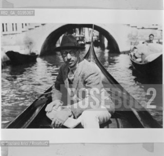 IL COMPOSITORE IGOR STRAVINSKIJ SU UNA GONDOLA A VENEZIA  © 1983 ARCHIVIO Graziano Arici/Rosebud2 / MUSICA CLASSICA /  La cessione dei diritti si intende per quanto di nostra competenza; non comprende invece le eventuali spese relative a diritti che potranno essere richiesti dagli Enti cui appartengono le opere riprese. Tali costi, ove neccessari, e lÕespletamento di qualsivoglia pratica di richiesta permessi sono esclusivamente  a  carico del committente. .
