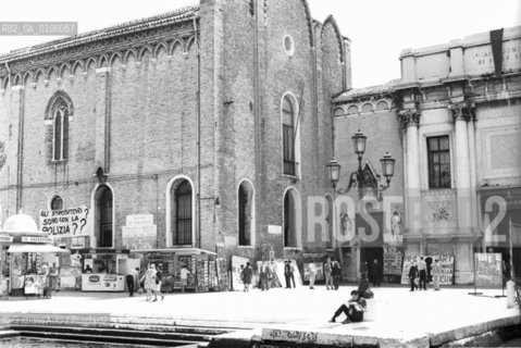 VENEZIA CONTESTAZIONE DEL 68 OCCUPAZIONE DELLACCADEMIA DI BELLE ARTI  © 1968 Graziano Arici/Rosebud2 BIENNALE DARTE