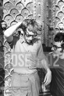 VENEZIA CONTESTAZIONE DEL 68 CONTESTAZIONE DELLA BIENNALE DARTE SCONTRI IN PIAZZA S.MARCO  PER LINNALZAMENTO DI UNA BANDIERA ROSSA SUI PILI © 1968 Graziano Arici/Rosebud2 ALBERTO DAMICO