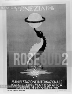IL MANIFESTO DELLA MOSTRA INTERNAZIONALE DARTE CINEMATOGRAFICA - 1946 © 1983 ARCHIVIO Graziano Arici/Rosebud2 / MOSTRA DEL CINEMA /  La cessione dei diritti si intende per quanto di nostra competenza; non comprende invece le eventuali spese relative a diritti che potranno essere richiesti dagli Enti cui appartengono le opere riprese. Tali costi, ove neccessari, e lÕespletamento di qualsivoglia pratica di richiesta permessi sono esclusivamente  a  carico del committente. .