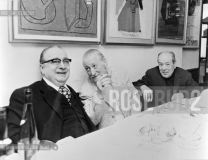 AL CENTRO : IL PITTORE FIORAVANTE SEIBEZZI CON DEANA ALLA COLOMBA - 19? © 1983 ARCHIVIO Graziano Arici/Rosebud2 / ARTE /  La cessione dei diritti si intende per quanto di nostra competenza; non comprende invece le eventuali spese relative a diritti che potranno essere richiesti dagli Enti cui appartengono le opere riprese. Tali costi, ove neccessari, e lÕespletamento di qualsivoglia pratica di richiesta permessi sono esclusivamente  a  carico del committente. .