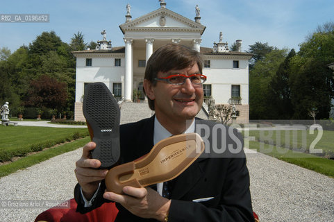 CROCETTA DEL MONTELLO (TREVISO) IL PRESIDENTE DELLA FABBRICA DI SCARPE GEOX MARIO MORETTI POLEGATO A CASA IN VILLA SANDI PRESIDENT OF SHOES FACTORY GEOX HOME ©Graziano Arici/Rosebud2 SCARPA INDUSTRIALE ECONOMIA