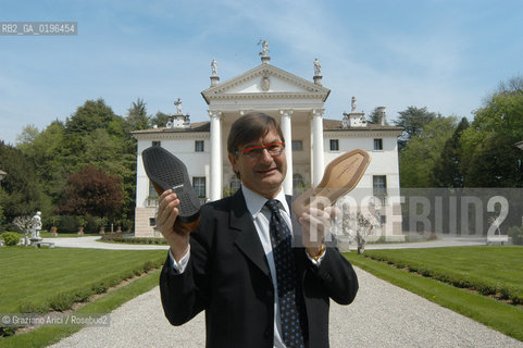 CROCETTA DEL MONTELLO (TREVISO) IL PRESIDENTE DELLA FABBRICA DI SCARPE GEOX MARIO MORETTI POLEGATO A CASA IN VILLA SANDI PRESIDENT OF SHOES FACTORY GEOX HOME ©Graziano Arici/Rosebud2 SCARPA INDUSTRIALE ECONOMIA