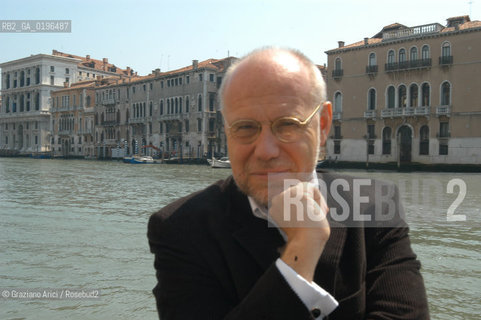 VENEZIA 28/04/04 - IL DIRETTORE DELLA MOSTRA INTERNAZIONALE DARTE CINEMATOGRAFICA DELLA BIENNALE MARCO MULLER ©Graziano Arici/Rosebud2 CINEMA CRITICO PRODUTTORE