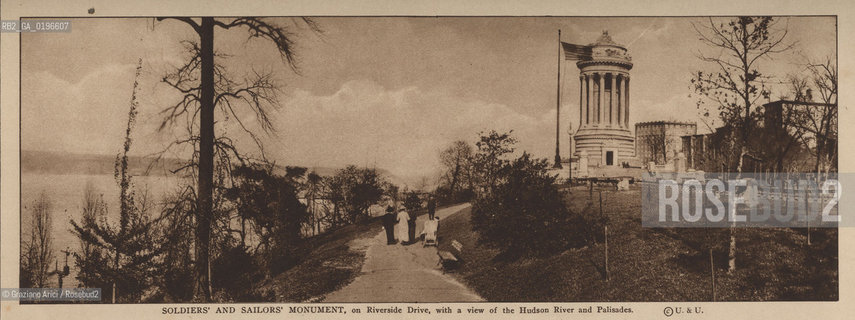 NEW YORK - USA - 1905 (?) SOLDIERS AND SAILORS MONUMENT WITH A VIEW OF HUDSON RIVER AND PALISADES ©Graziano Arici/Rosebud2 MONUMENTO