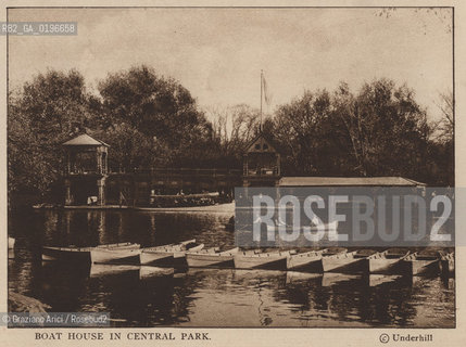 NEW YORK - USA - 1905 (?) BOAT HOUSE  IN CENTRAL PARK ©Graziano Arici/Rosebud2 PICCOLO PORTO
