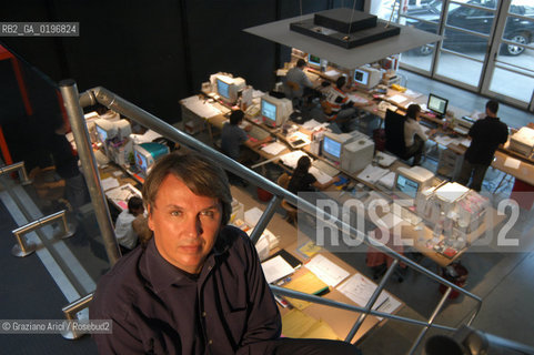 VENEZIA 28/7/04 LARCHITETTO PAOLO LUCCHETTA NEL SUO STUDIO ©Graziano Arici/Rosebud2