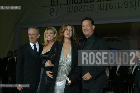 01_09_04 VENICE - 61¡ FILM FESTIVAL -.THE DIRECTOR STEVEN SPIELBERG WITH HIS WIFE KATE CAPSHOW AND THE ACTOR TOM HANKS WITH HIS WIFE RITA WILSON.©Graziano Arici/Rosebud2 CINEMA