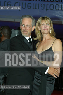 01_09_04 VENICE - 61¡ FILM FESTIVAL -.THE DIRECTOR STEVEN SPIELBERG WITH HIS WIFE KATE CAPSHOW..THE ACTOR TOM HANKS WITH HIS WIFE RITA WILSON.©Graziano Arici/Rosebud2 CINEMA