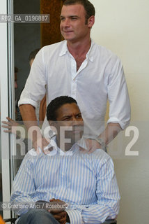 02_09_04 VENICE - 61¡ FILM FESTIVAL - FILM THE MANCHURIAN CANDIDATE. THE ACTOR DENZEL WASHINGTON WITH THE ACTOR LIEV SCHREIBER. ©Graziano Arici/Rosebud2 CINEMA