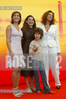 03_09_04 VENICE - 61¡ FILM FESTIVAL - FILM TE LO LEGGO NEGLI OCCHI. L to R THE ACTRESS TERESA SAPONANGELO, THE DIRECTOR VALIA SANTELLA WITH THE ACTRESS STEFANIA SANDRELLI AND CAMILLA DI NICOLA.©Graziano Arici/Rosebud2 CINEMA