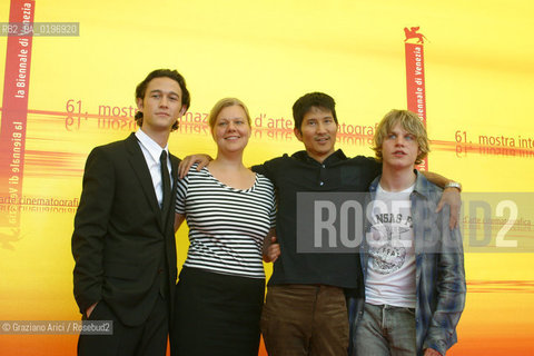 03_09_04 VENICE - 61¡ FILM FESTIVAL - FILM MYSTERIOUS SKIN. L tio R THE ACTOR JOSEPH GORDON-LEVITT, THE PRODUCER MARY JANE SKALSKI, THE DIRECTOR GREGG ARAKI AND THE ACTOR BRADY CORBETT.©Graziano Arici/Rosebud2 CINEMA