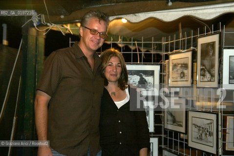 06/09/04 VENICE - 61¡ VENICE FILM FESTIVAL - NO GLOBAL BEACH : THE WRITER NAOMI KLEIN WITH THE DIRECTOR TIM ROBBINS ©Graziano Arici/Rosebud2 CINEMA