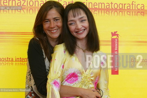 10_09_04 VENICE 61st FILM FESTIVAL - FILM IL RESTO DI NIENTE. THE DIRECTOR ANTONIETTA DE LILLO WITH THE ACTRESS MARIA DE MEDEIROS.©Graziano Arici/Rosebud2 CINEMA