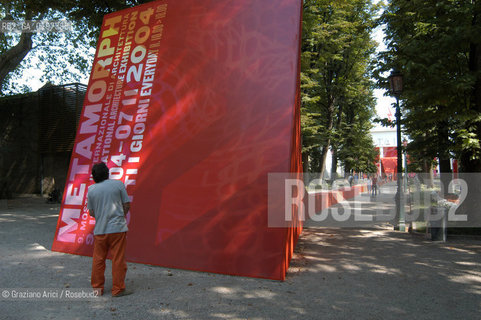 VENEZIA 09/09/04   - 9¡ MOSTRA INTERNAZIONALE DI ARCHITETTURA - BIENNALE ARCHITETTURA : LINGRESSO E IL PADIGLIONE ITALIA ©Graziano Arici/Rosebud2