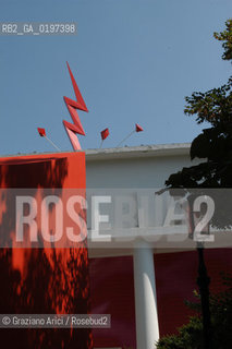 VENEZIA 09/09/04   - 9¡ MOSTRA INTERNAZIONALE DI ARCHITETTURA - BIENNALE ARCHITETTURA : LINGRESSO E IL PADIGLIONE ITALIA ©Graziano Arici/Rosebud2