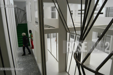 VENEZIA 09/09/04   - 9¡ MOSTRA INTERNAZIONALE DI ARCHITETTURA - BIENNALE ARCHITETTURA :  PADIGLIONE ITALIA : DIAGRAMS OF VIRTU INSTALLAZIONE  DI EISEMAN ARCHITECTS ©Graziano Arici/Rosebud2