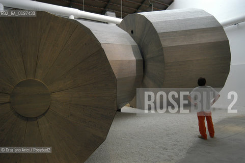 VENEZIA 09/09/04   - 9¡ MOSTRA INTERNAZIONALE DI ARCHITETTURA - BIENNALE ARCHITETTURA :  PADIGLIONE ITALIA : TURRIS BABEL AND LIGHTING DI MASSIMO SCOLARI ©Graziano Arici/Rosebud2