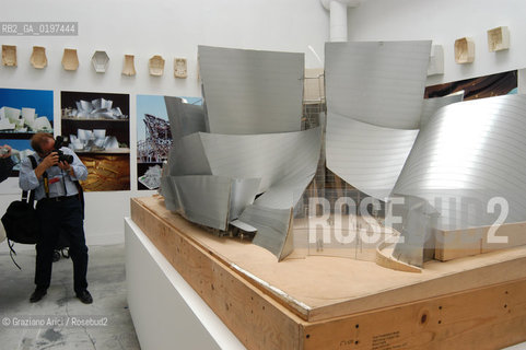 VENEZIA 09/09/04   - 9¡ MOSTRA INTERNAZIONALE DI ARCHITETTURA - BIENNALE ARCHITETTURA :  PADIGLIONE ITALIA : GEHRY PARTNERS, LLP WALT DINEY CONCERT HALL ©Graziano Arici/Rosebud2