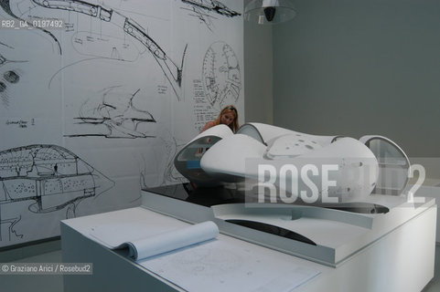 VENEZIA 09/09/04   - 9¡ MOSTRA INTERNAZIONALE DI ARCHITETTURA - BIENNALE ARCHITETTURA :  PADIGLIONE GRAN BRETAGNA INSTALLAZIONE DI KATHRYN FINDLAY ©Graziano Arici/Rosebud2