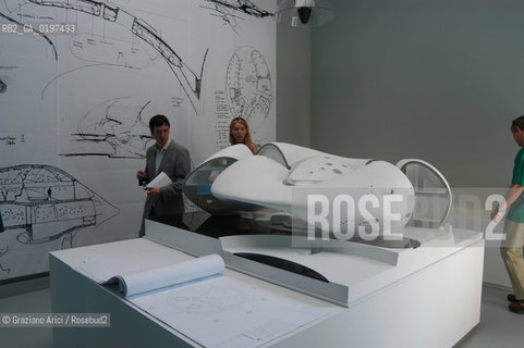 VENEZIA 09/09/04   - 9¡ MOSTRA INTERNAZIONALE DI ARCHITETTURA - BIENNALE ARCHITETTURA :  PADIGLIONE GRAN BRETAGNA INSTALLAZIONE DI KATHRYN FINDLAY ©Graziano Arici/Rosebud2