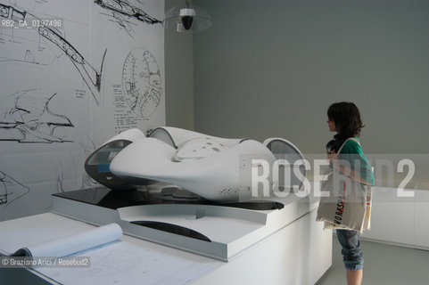 VENEZIA 09/09/04   - 9¡ MOSTRA INTERNAZIONALE DI ARCHITETTURA - BIENNALE ARCHITETTURA :  PADIGLIONE GRAN BRETAGNA INSTALLAZIONE DI KATHRYN FINDLAY ©Graziano Arici/Rosebud2