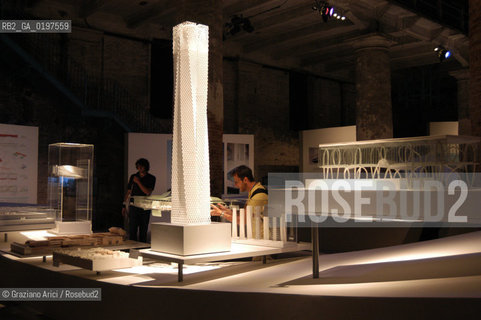 VENEZIA 09/09/04   - 9¡ MOSTRA INTERNAZIONALE DI ARCHITETTURA - BIENNALE ARCHITETTURA : SKIDMORE OWINGS & MERRILL - JINGLING TOWER