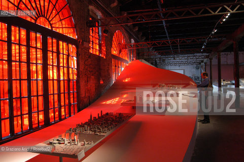 VENEZIA 09/09/04   - 9¡ MOSTRA INTERNAZIONALE DI ARCHITETTURA - BIENNALE ARCHITETTURA IL DIRETTORE ARCHITETTO KURT FOSTER  ©Graziano Arici/Rosebud2  ARSENALE