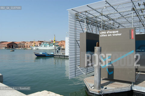 VENEZIA 09/09/04   - 9¡ MOSTRA INTERNAZIONALE DI ARCHITETTURA - BIENNALE ARCHITETTURA :  PADIGLIONE DELLE CITTA DACQUA  ©Graziano Arici/Rosebud2 ARSENALE