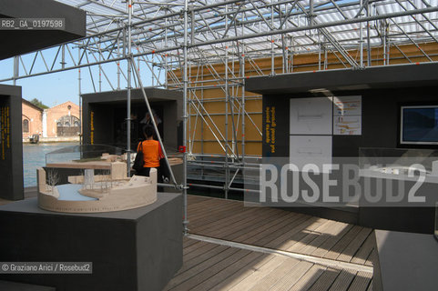 VENEZIA 09/09/04   - 9¡ MOSTRA INTERNAZIONALE DI ARCHITETTURA - BIENNALE ARCHITETTURA :  PADIGLIONE DELLE CITTA DACQUA  ©Graziano Arici/Rosebud2 ARSENALE
