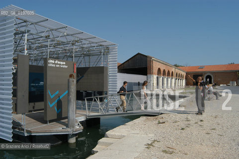 VENEZIA 09/09/04   - 9¡ MOSTRA INTERNAZIONALE DI ARCHITETTURA - BIENNALE ARCHITETTURA :  PADIGLIONE DELLE CITTA DACQUA  ©Graziano Arici/Rosebud2 ARSENALE