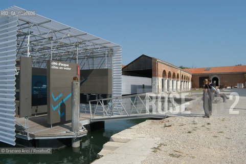 VENEZIA 09/09/04   - 9¡ MOSTRA INTERNAZIONALE DI ARCHITETTURA - BIENNALE ARCHITETTURA :  PADIGLIONE DELLE CITTA DACQUA  ©Graziano Arici/Rosebud2 ARSENALE
