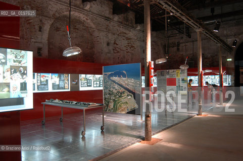 VENEZIA 09/09/04   - 9¡ MOSTRA INTERNAZIONALE DI ARCHITETTURA - BIENNALE ARCHITETTURA : PROGETTI ESPOSTI ALLE ARTIGLIERIE  ©Graziano Arici/Rosebud2 ARSENALE