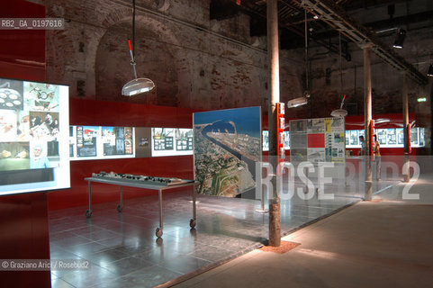 VENEZIA 09/09/04   - 9¡ MOSTRA INTERNAZIONALE DI ARCHITETTURA - BIENNALE ARCHITETTURA : PROGETTI ESPOSTI ALLE ARTIGLIERIE  ©Graziano Arici/Rosebud2 ARSENALE
