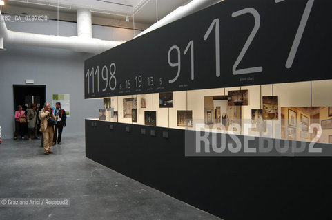 VENEZIA 09/09/04   - 9¡ MOSTRA INTERNAZIONALE DI ARCHITETTURA - BIENNALE ARCHITETTURA : 24 ORE DI VITA ITALIANA ©Graziano Arici/Rosebud2  ARSENALE