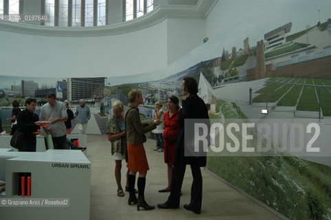 VENEZIA 09/09/04   - 9¡ MOSTRA INTERNAZIONALE DI ARCHITETTURA - BIENNALE ARCHITETTURA :  PADIGLIONE GERMANIA : EPICENTRI DELLA PERIFERIA  ©Graziano Arici/Rosebud2